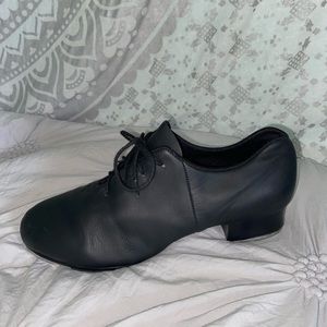 Women’s Bloch size 10 tap shoes.